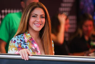 Shakira Looked Like Liquid Gold at the 2023 VMAs | Glamour