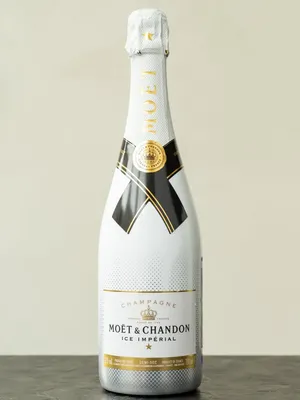 Купить шампанское Louis Roederer Cristal Brut AOC 12% in Gift Box в Алматы  за 132600 тенге с доставкой на дом или в организацию!