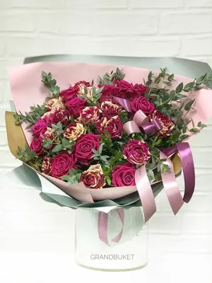 Шикарный букет роз женщине - купить с бесплатной доставкой 24/7 по Москве