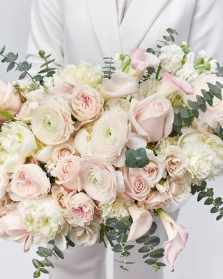 Купить огромный букет из розовых роз (101, 151 или 201). Заказ и доставка  цветов в Москве