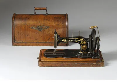 Швейная машинка как символ нового общества