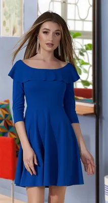 Стоит девушка, на ней синее платье…» — создано в Шедевруме