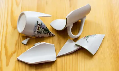 Клей для керамики и фарфора - как склеить чашку, вазу и посуду