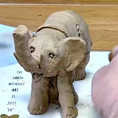 Ошеломляющее видео: слон рисует слона - 7Дней.ру
