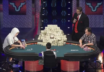 Смех до последней карты: забавные моменты на покерных турнирах | Пикабу