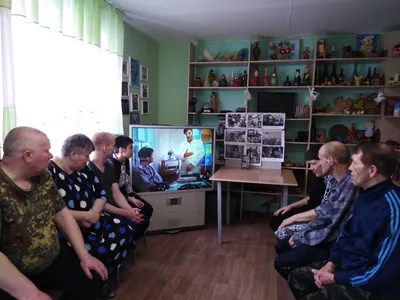 Смешные Старушки Встреча На Фоне Природы — стоковая векторная графика и  другие изображения на тему Аватарка - Аватарка, Бабушка, Векторная графика  - iStock