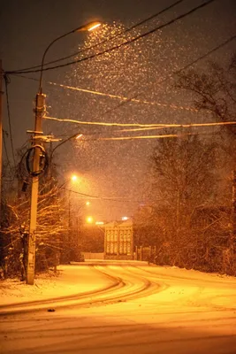 Снегопад ночью, огромные сугробы, …» — создано в Шедевруме