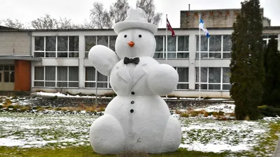 Большой снеговик рисунок - 36 фото