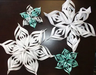 Как делать снежинки из бумаги своими руками: идеи новогодних узоров из  бумаги – фото - Дизайн 24