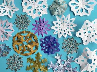 Лучшие схемы снежинок из бумаги: можно вырезать или распечатать | Бумага  для вырезания, Снежинки, Трафареты