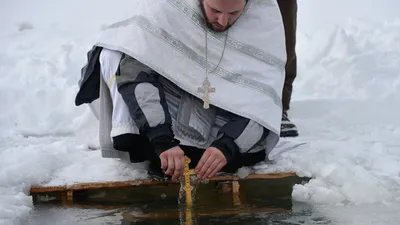 Крещенский Сочельник, заснеженные ели …» — создано в Шедевруме