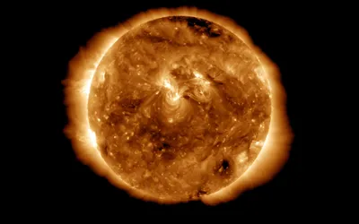 Наверное, самая необычная фотография МКС на фоне Солнца | Пикабу