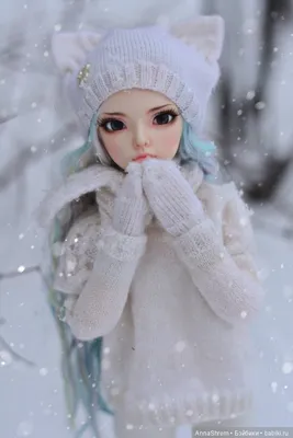 Современная Снегурочка: уютный образ Селены Гомес, который захочется  повторить этой зимой