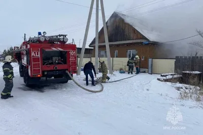 Спасатели эвакуировали 15 человек при пожаре в многоэтажке в  Усть-Каменогорске