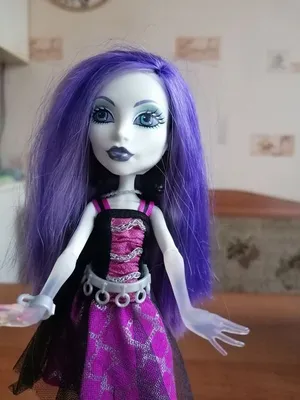 Раскраска Спектра Вондергейст с питомцем | Раскраски дети Монстр Хай  (Monster High child coloring pages). Раскраски для девочек дети Монстер Хай