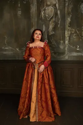 Платье средневековое | Прокат костюмов в Москве от STUDIO 68