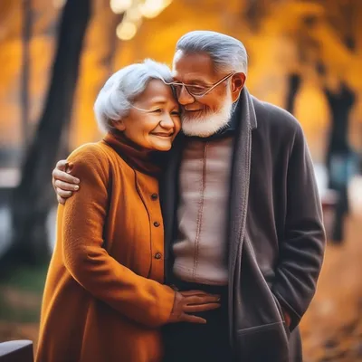 любить пар счастливый старый Стоковое Изображение - изображение  насчитывающей жизнь, ново: 8060223