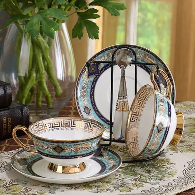 Старинная посуда из серебра и необычные предметы сервировки стола. Фото  антикварных серебряных изделий, выполненных российскими ювелирами