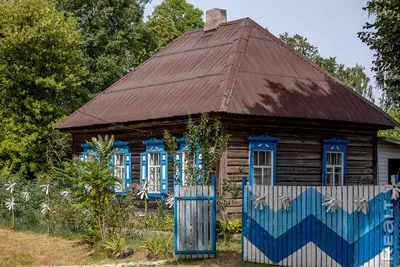 Зачем горожане скупают старые дома в селе за 200 км от Минска и сами меняют  деревню (они там даже клуб открыли) — последние Новости на Realt