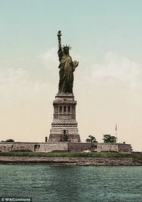 Статуя свободы - сторона и крона Стоковое Фото - изображение насчитывающей  гавань, повелительница: 54925010
