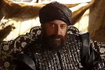 Султан Сулейман в шортиках показал на отдыхе больше, чем привыкли видеть  зрители