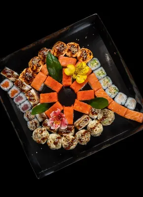 Amazon.com: Isottcom Sushi Making Kit - Premium Sushi Set, Soy Sauce Mixing  Bowls, Chopsticks with Holders, Bamboo Mat - Sushi rolling Kit for Home -  Sushi roller Mobile App Sushi Maker Kit