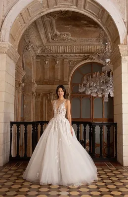 Jove Легкое свадебное платье с открытым верхом из органзы и расшитым  корсетом с длинным рукавом. — BRIDE-SALON