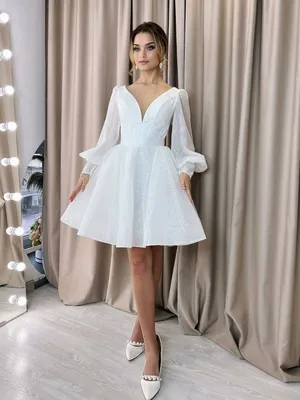свадебное платье с глубоким декольте артикул 204996 цвет белый👗 напрокат  10 000 ₽ ⭐ купить 80 000 ₽ в Москве