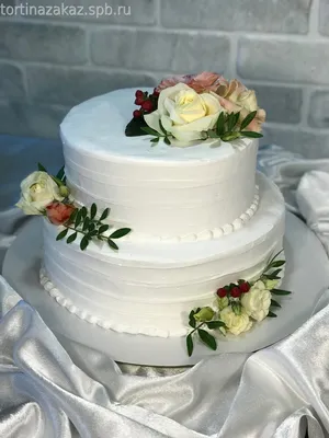 Свадебный торт с ягодами \"Антик\" – купить за 3 600 ₽ | Кондитерская студия  LU TI SÙ торты на заказ