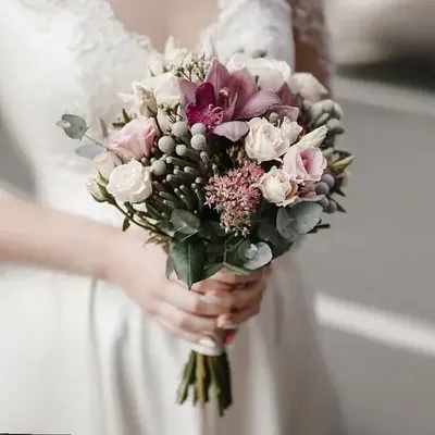 Купить Корзина «Свадебные цветы» в Москве недорого с доставкой