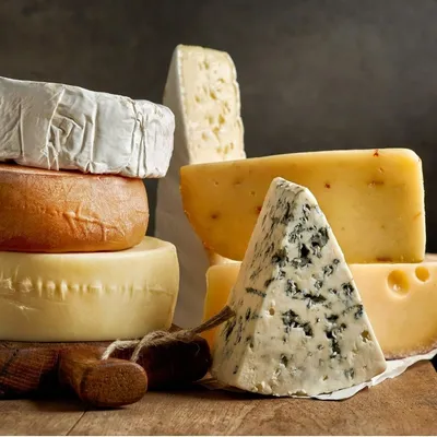Сыр Клуб Сыра полутвёрдый витязь 50% кг | Твёрдый | Arbuz.kz
