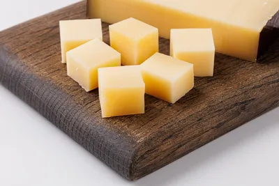Трюфелькейзе, сыр полутвердый с трюфелем, жирность 45%, STRAHL, ~ 6,5 кг  купить с доставкой на дом