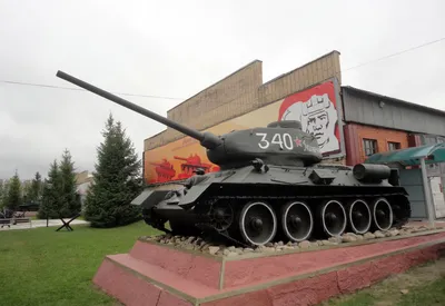 Historical Soviet old Tank T-34-85 on the move – Stock Editorial Photo ©  photo-am #86628280