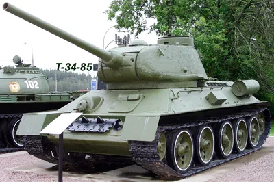 T-34-85 Before a German fires a panzerfuast.