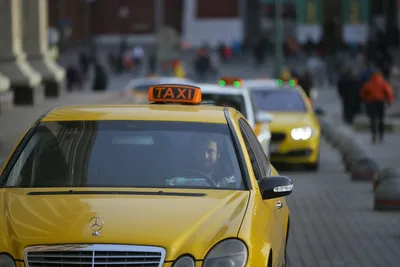 Новые правила для таксистов-мигрантов в России: что изменилось -  14.09.2023, Sputnik Кыргызстан
