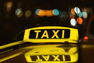 С 1 июля курьеров и таксистов начнут облагать налогами: зачем и что им это  даст