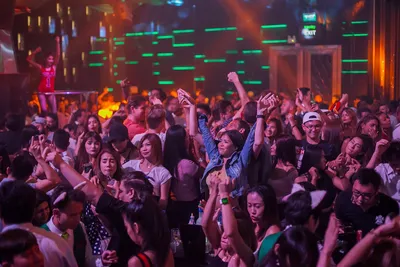 Танцы в ночных клубах Берлина под запретом
