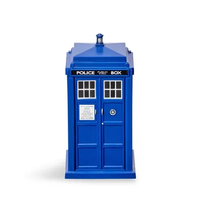 How to Make a Doctor Who Tardis Cake - Goodie Godmother