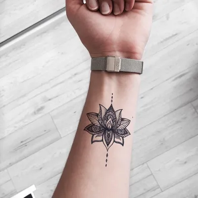 Красивые татуировки на запястье