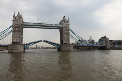 Тауэрский мост сломался в Лондоне