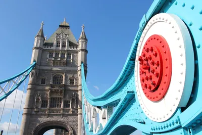 Тауэрский мост в Лондоне, Англия Стоковое Фото - изображение насчитывающей  соединено, строя: 158611746