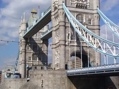 Строительство Тауэрского моста в Лондоне
