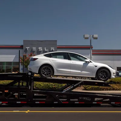 Tesla Model S Plaid 2023 review | evo