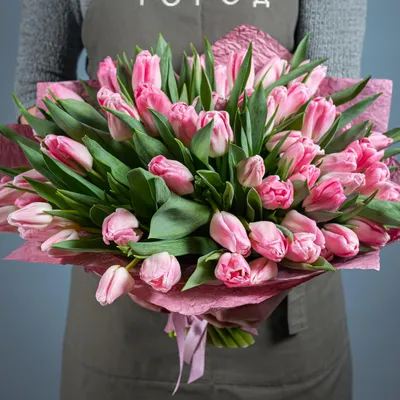 Купить Букет из 25 белых и розовых тюльпанов с доставкой по Томску: цена,  фото, отзывы.