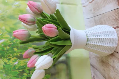 Тюльпаны в вазе. Букет цветов в вазе с имитацией воды. Декор для дома в  интернет-магазине Ярмарка Мастеров по цене 3700 ₽ – QO07ORU | Композиции,  Таганрог - доставка по России