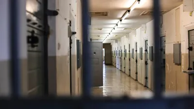 Подземелья, ящики и движущиеся камеры: самые страшные тюрьмы в истории —  12.09.2023 — Статьи на РЕН ТВ