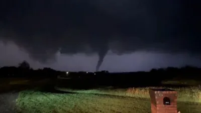https://www.usatoday.com/videos/news/weather/2024/02/08/possible-tornado-in-evansville/72530251007/