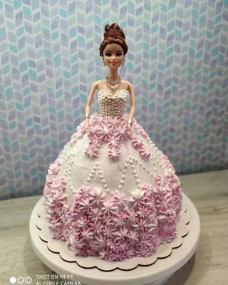 Торт Барби. Яркая кукла торт.Платье в популярном стиле гофрированный торт  из сахарной пасты .Нежнейшая начинка сметанник … | Barbie cake, Doll cake,  Beautiful cakes