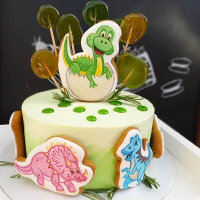 Торт с динозаврами и яйцом – изготовление на заказ по цене от 2 490 ₽