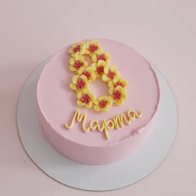 Бенто-торт На 8 марта с цветами с доставкой по Москве Бенто-торты На 8 марта  Бенто-торты Производство тортов на заказ - Fleurie